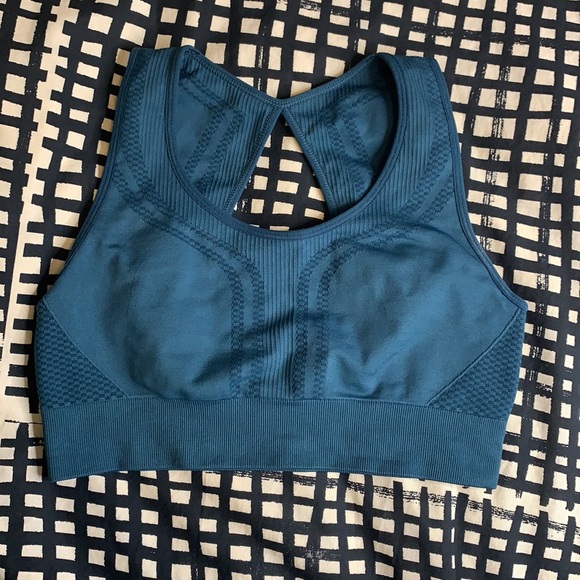 SHEIN sports bra and leggings set (brand new) - Picture 6 of 8